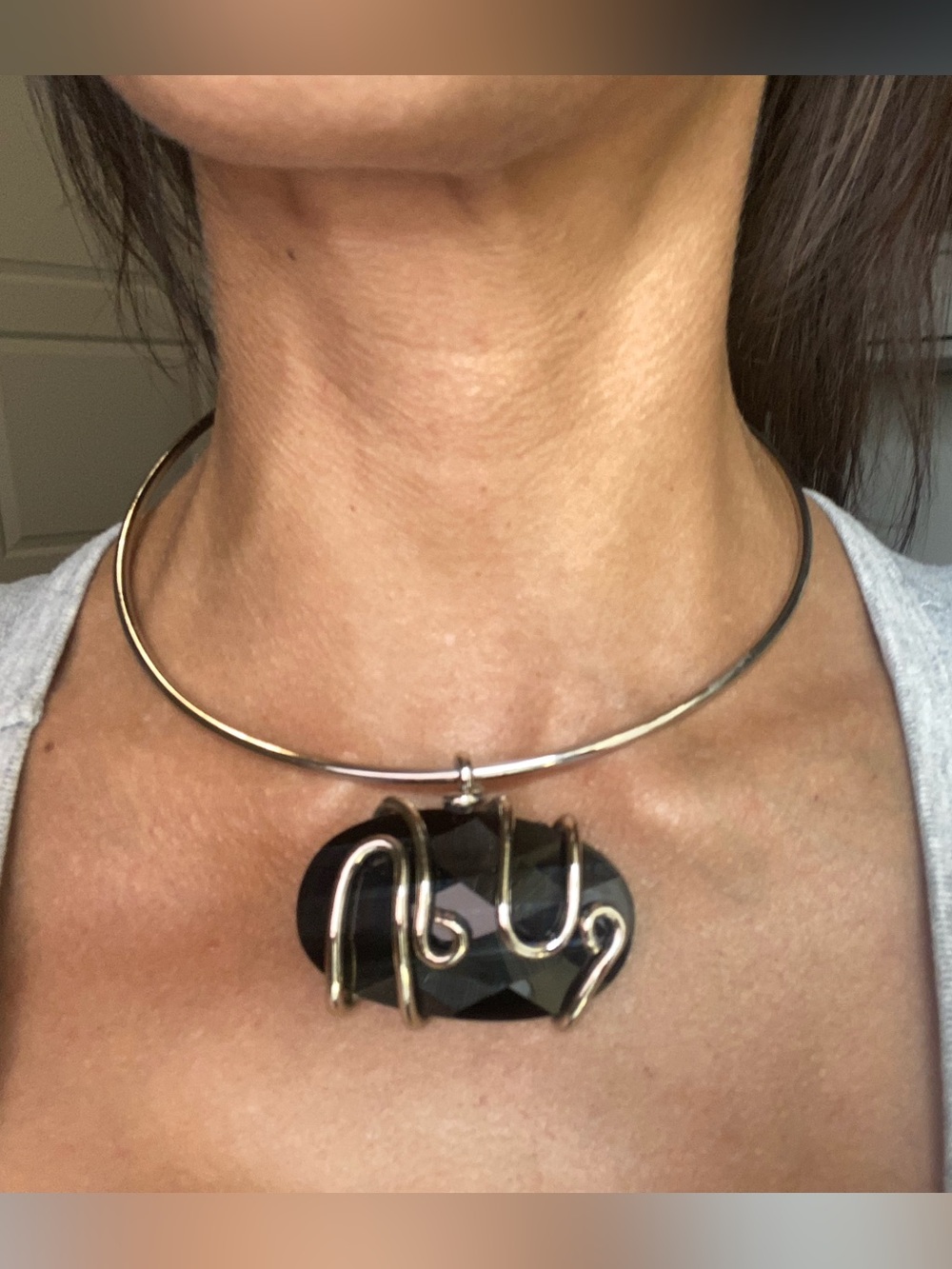 Black Faceted Pendant Collar Necklace